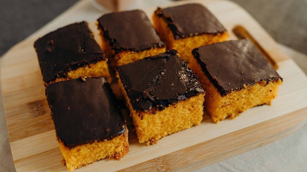 Receita de Bolo de Cenoura Fofinho com Cobertura de Chocolate